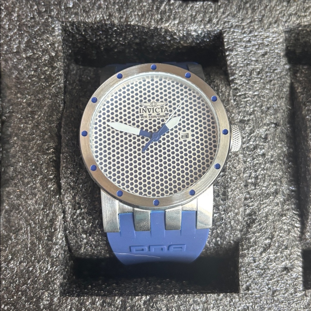Invicta DNA 10417 – 46mm Quartz, Water Resistant